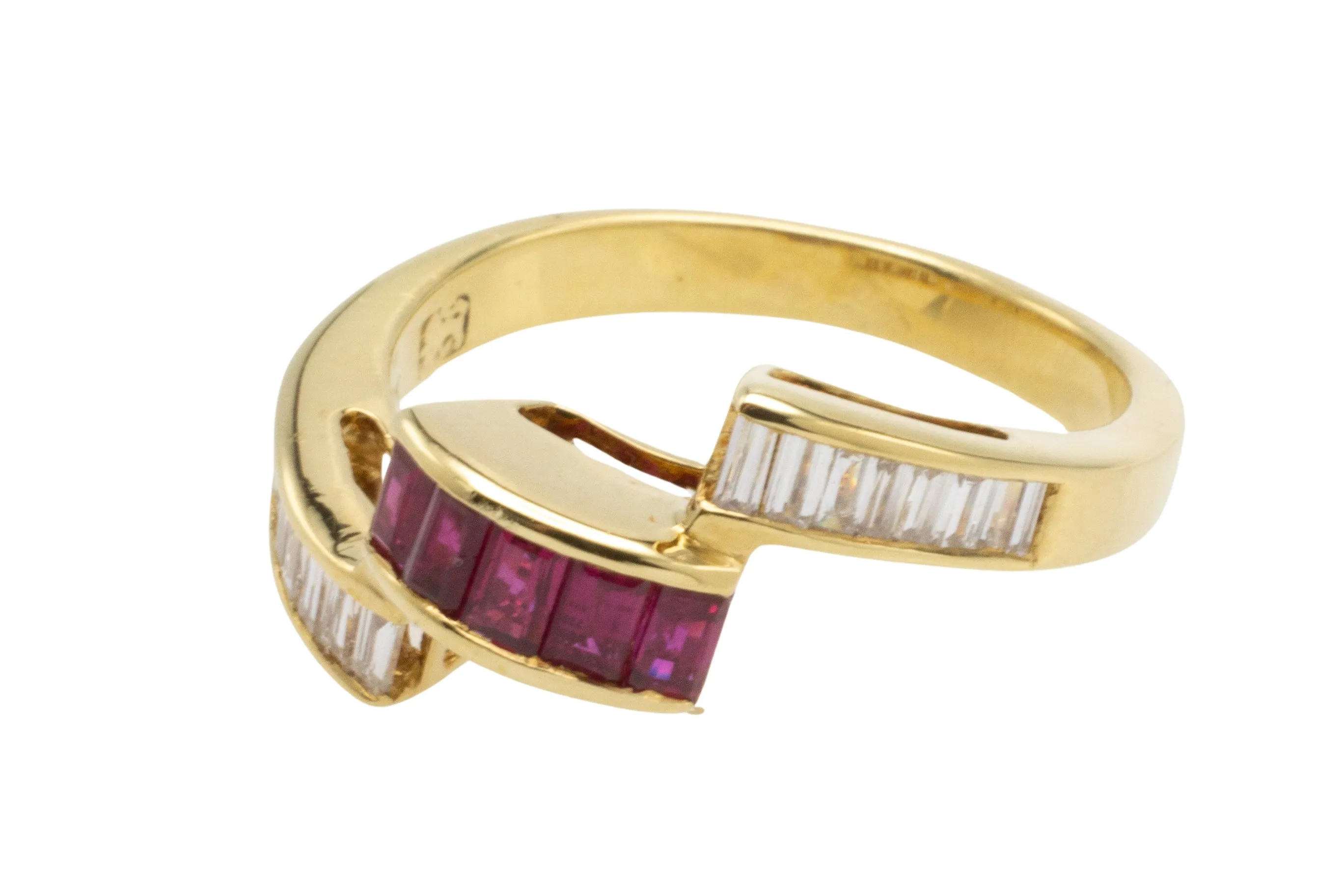 Baguette ruby and diamond ring in 18 carat gold