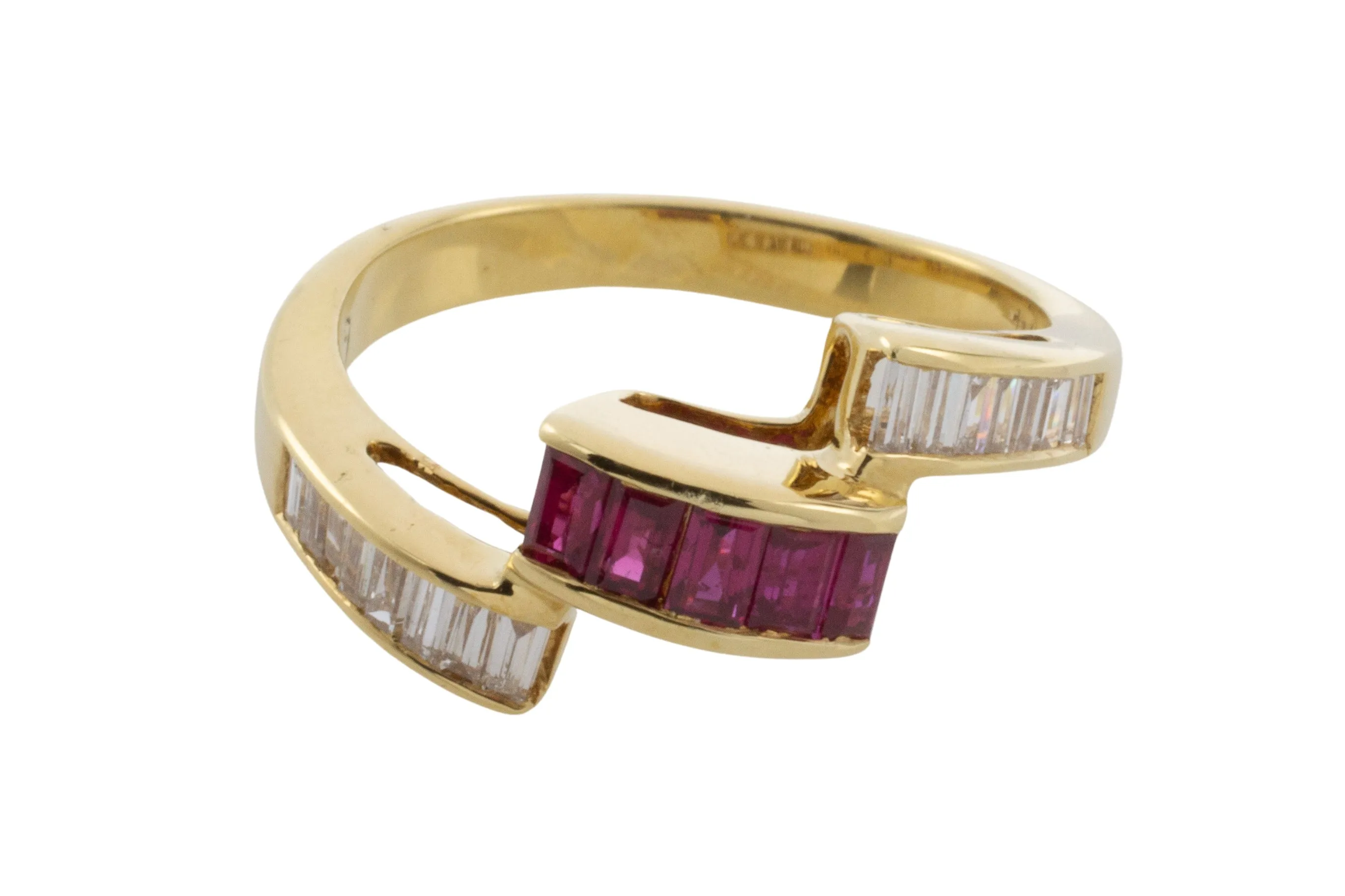 Baguette ruby and diamond ring in 18 carat gold