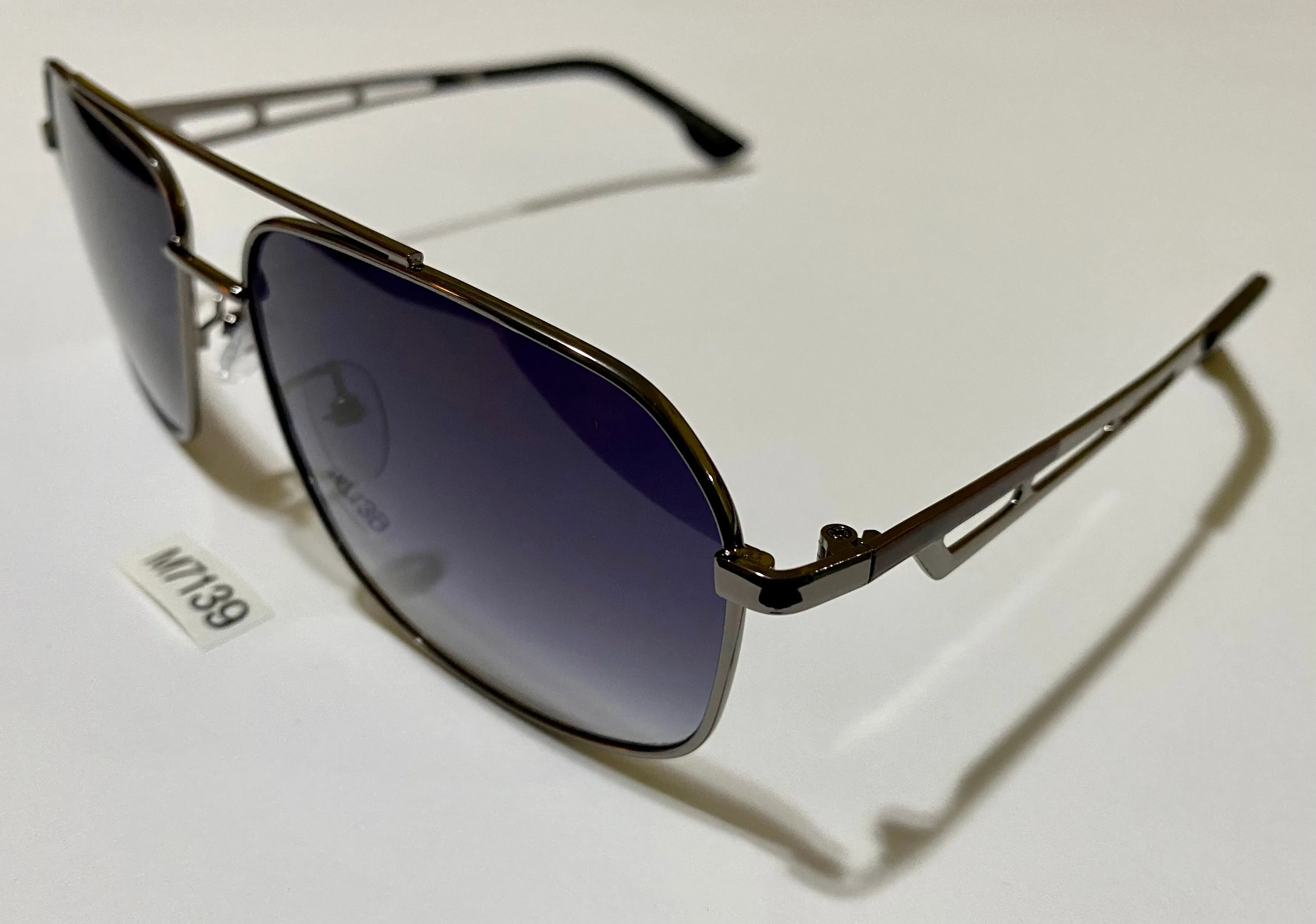 BOBBIE | BLACK METAL | BLACK LENS